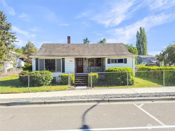 702 Martin Street, Steilacoom, WA 98388