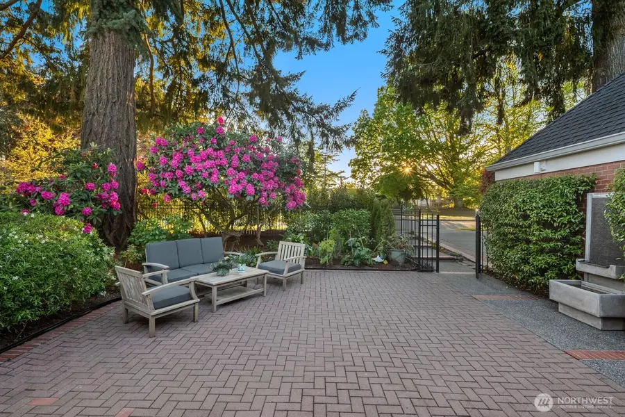 7044 50th Avenue Ne, Seattle, WA 98115 - #2