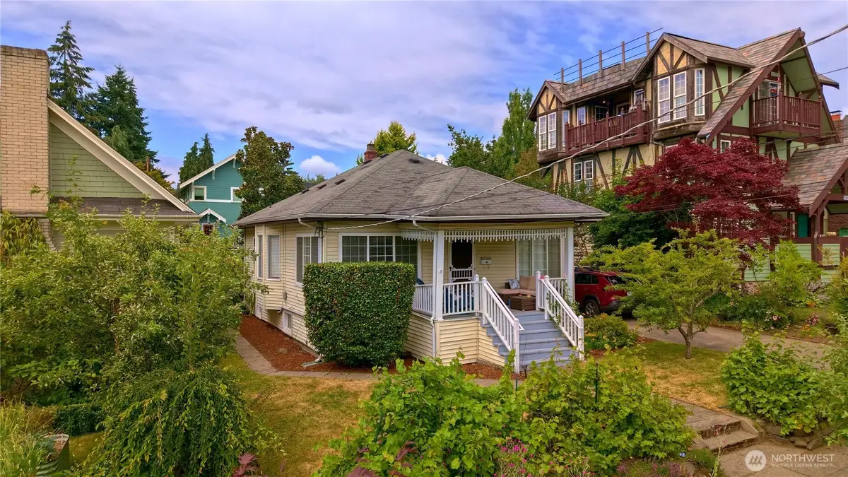 4017 Corliss Avenue N, Seattle, WA 98103 - #1