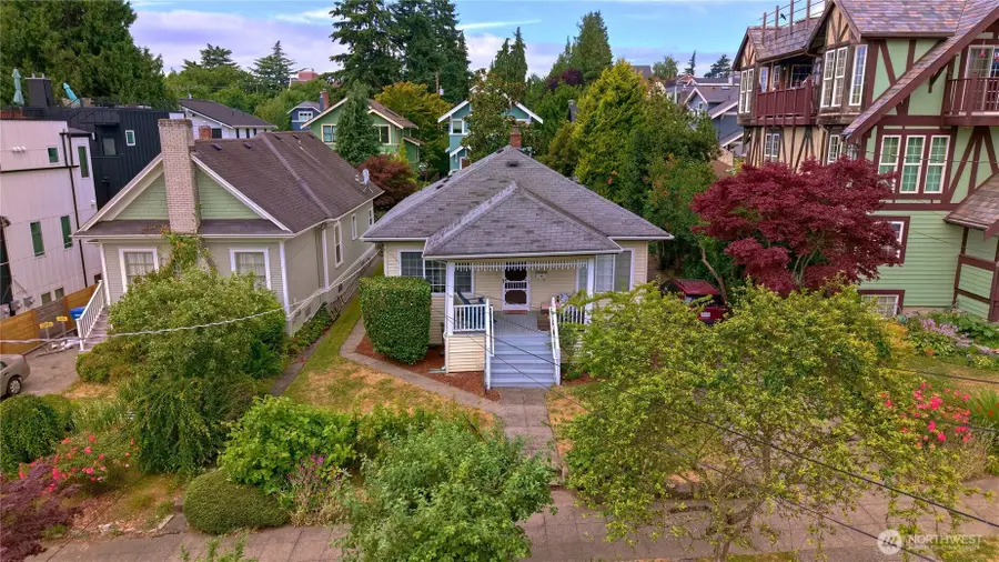 4017 Corliss Avenue N, Seattle, WA 98103 - #2