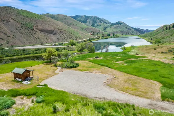 29 Heritage Rose Road, Winthrop, WA 98862
