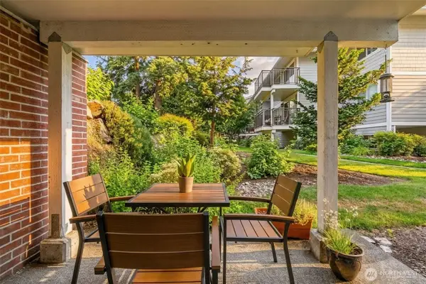 15212 NE 8th Street #F13, Bellevue, WA 98007