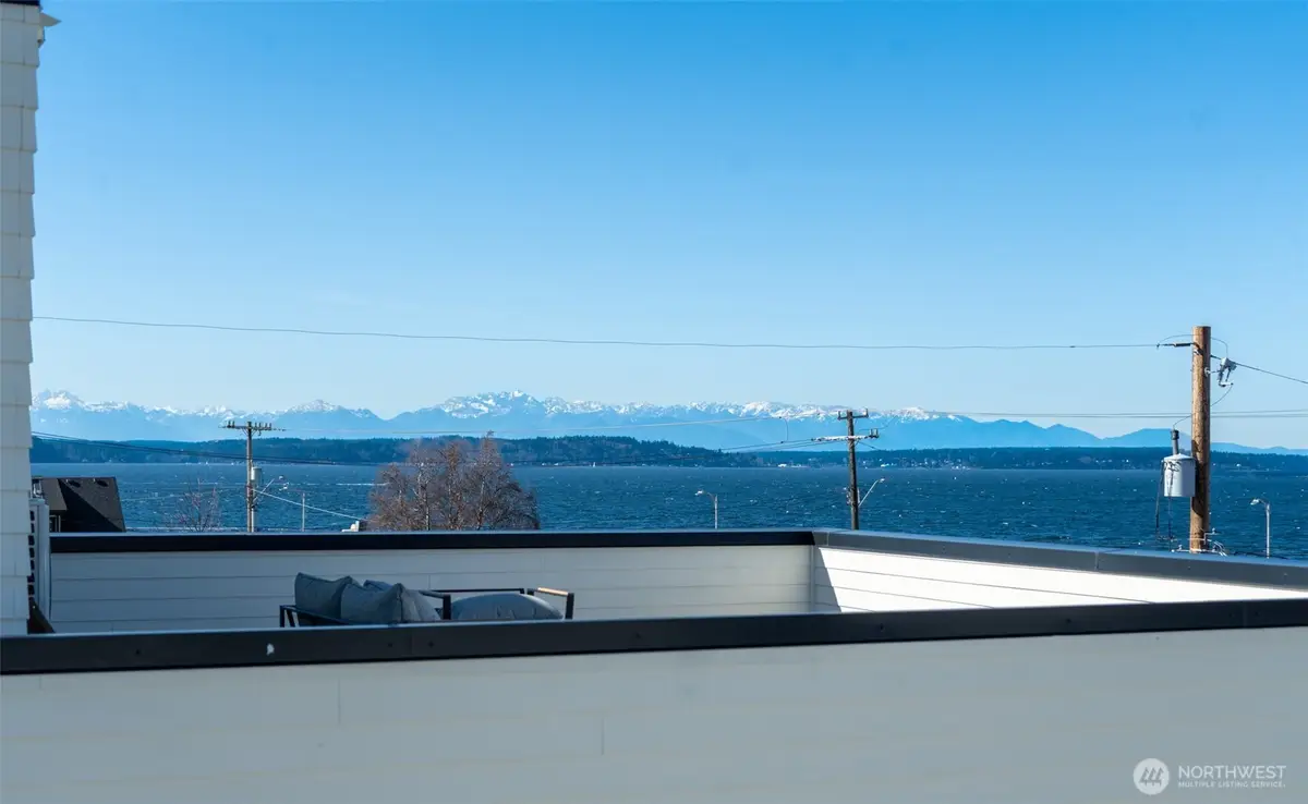 2626 58th Avenue Sw #B, Seattle, WA 98116 - #1
