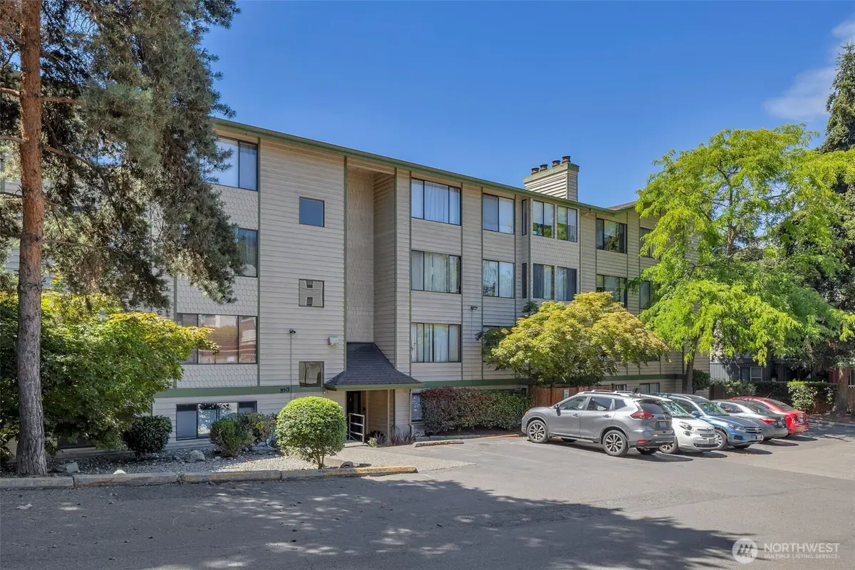 9512 1st Avenue Ne #204, Seattle, WA 98115 - #1