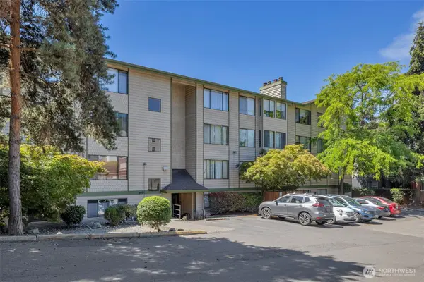 9512 1st Avenue Ne #204, Seattle, WA 98115