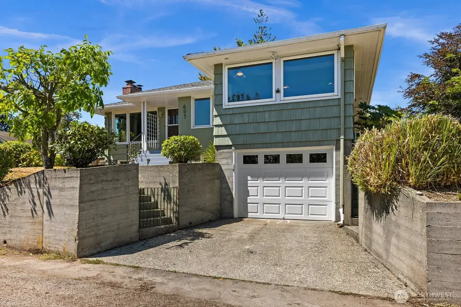 605 S Charleston Avenue, Bremerton, WA 98312 - #3
