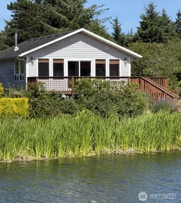 725 Wawona Avenue Sw, Ocean Shores, WA 98569