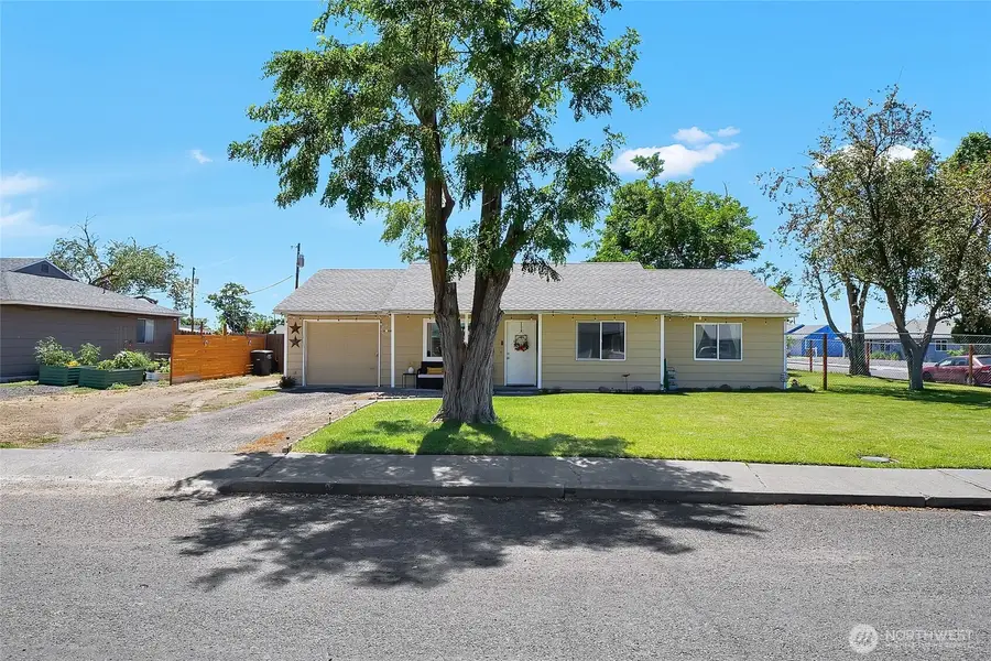 1232 Arlington Drive, Moses Lake, WA 98837 - #2