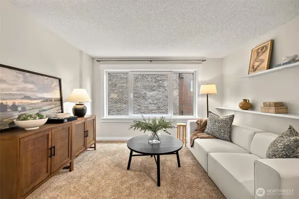 1300 University Street #4C, Seattle, WA 98101