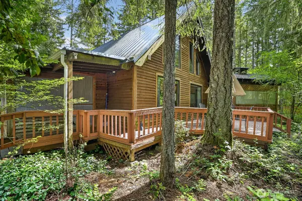 31 N Mallard Way W, Hoodsport, WA 98548