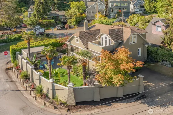 9835 Triton Drive Nw, Seattle, WA 98117