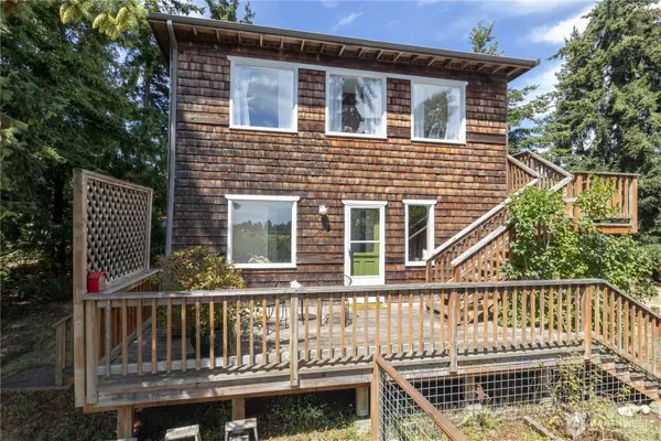135 Woodland Avenue, Port Townsend, WA 98368