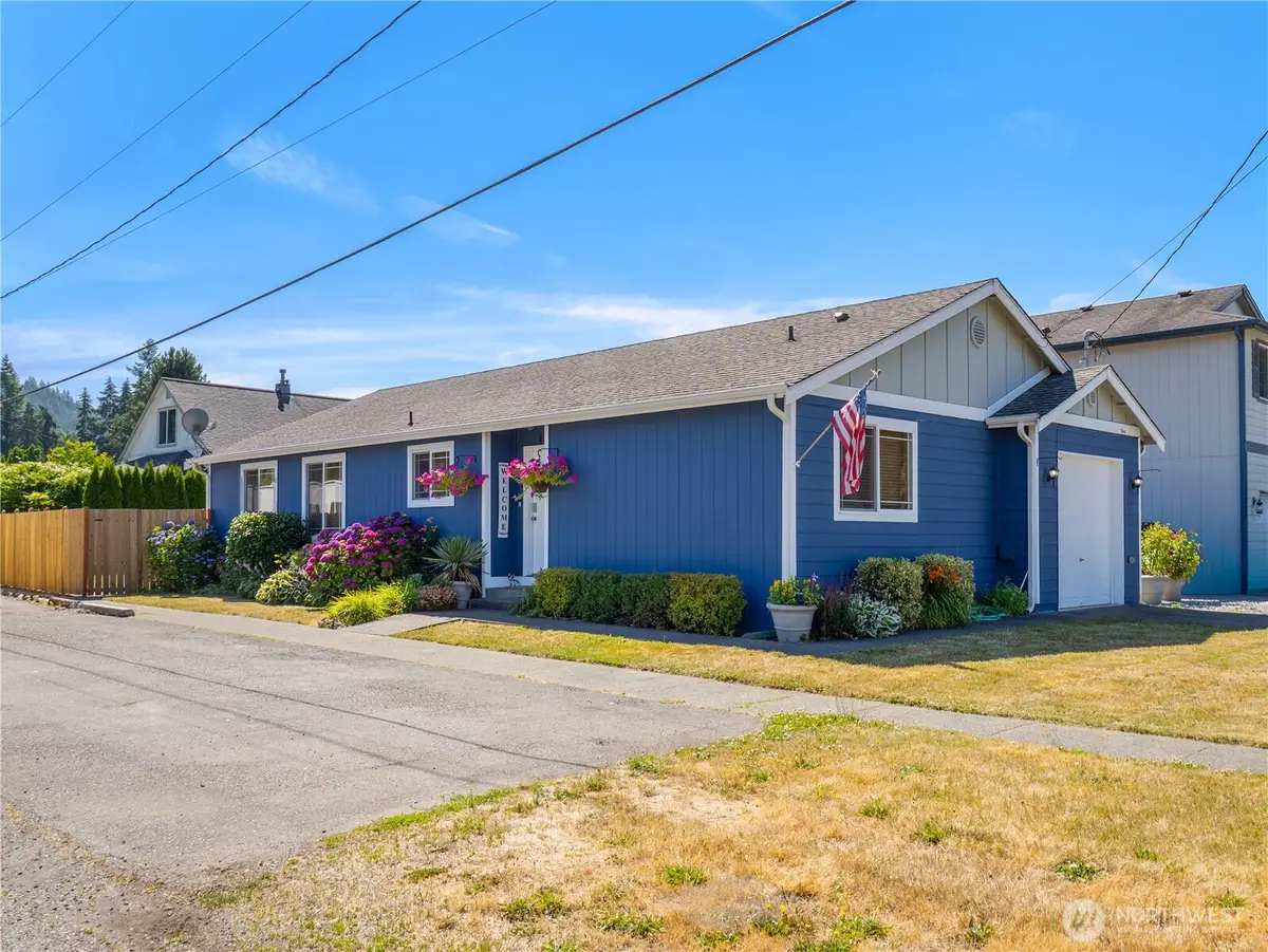 402 Factory Street Se, Orting, WA 98360 - #1