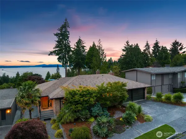 8731 Fauntlee Crest Sw, Seattle, WA 98136