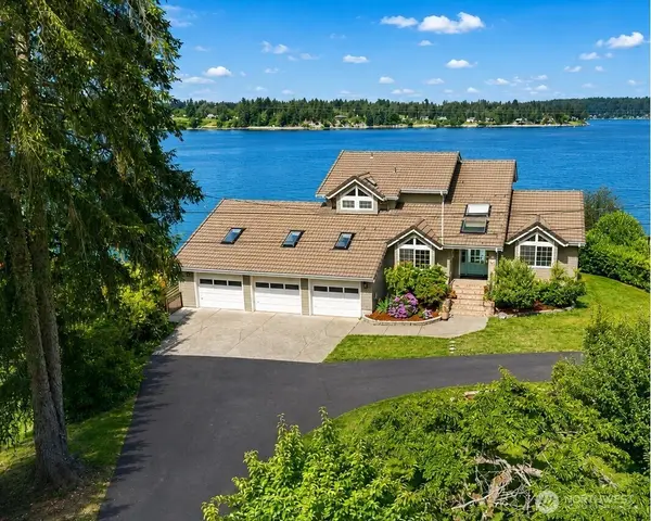 8827 Buttonwood Lane Ne, Olympia, WA 98516