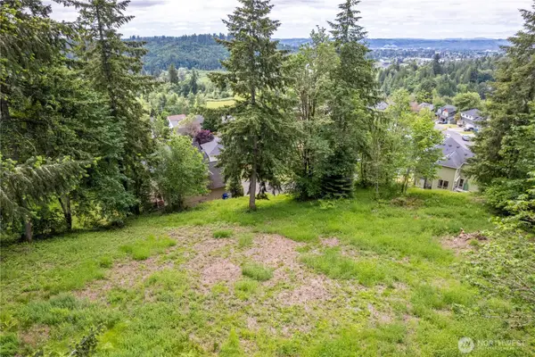 945 Edinburgh Court, Kelso, WA 98626