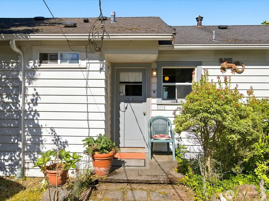 2715 50th Avenue Sw, Seattle, WA 98116 - #3