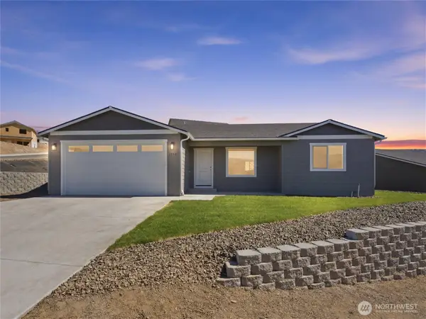 1975 N May Court, East Wenatchee, WA 98802