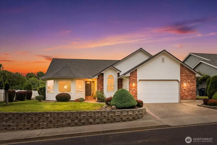 403 SE Stanford Place, College Place, WA 99324 - #3