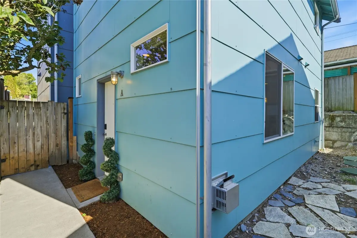 9054 17th Ave Sw, Seattle, WA 98106 - #1