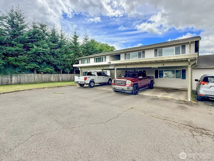 136 Mckean Court, Enumclaw, WA 98022 - #2