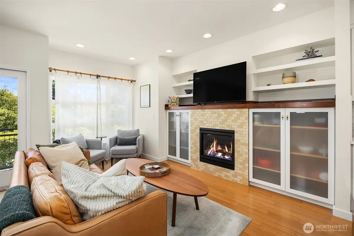 209 27th Avenue E #B, Seattle, WA 98112 - #1