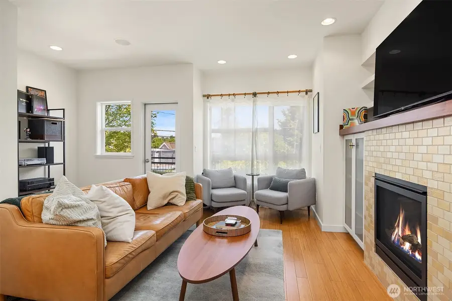 209 27th Avenue E #B, Seattle, WA 98112 - #3