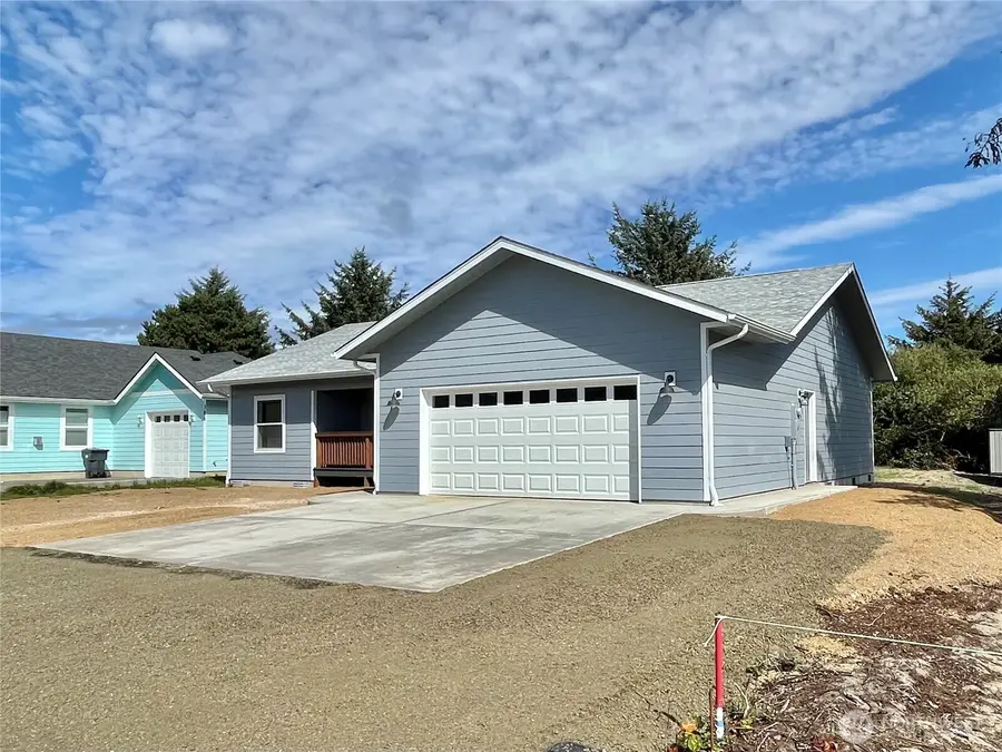 382 S Wynoochee Drive Sw, Ocean Shores, WA 98569 - #3