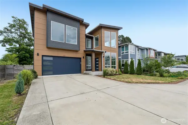 121 Palisades Place, Pacific, WA 98047