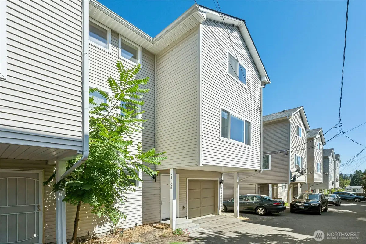 7530 43rd Avenue S #B, Seattle, WA 98118 - #1