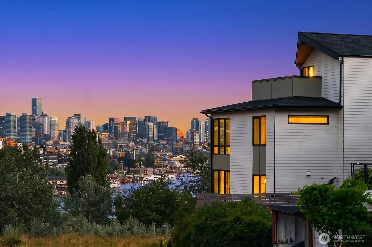 454 NE 40th Street, Seattle, WA 98105 - #1