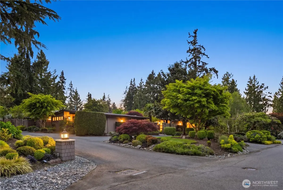 3215 78th Place Ne, Medina, WA 98039 - #1