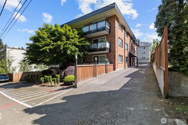 845 NE 125th Street #404, Seattle, WA 98125
