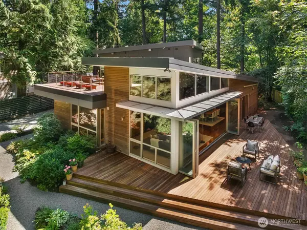 2716 107th Avenue Se, Beaux Arts, WA 98004