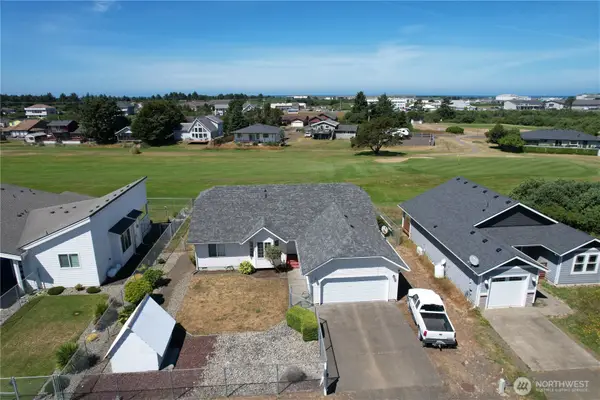 567 Puffin Avenue Ne, Ocean Shores, WA 98569