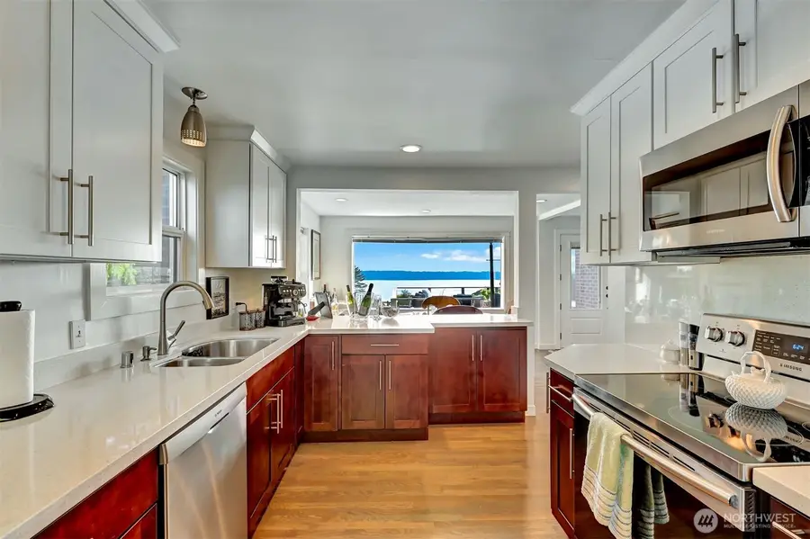 10825 Marine View Drive Sw, Seattle, WA 98146 - #2