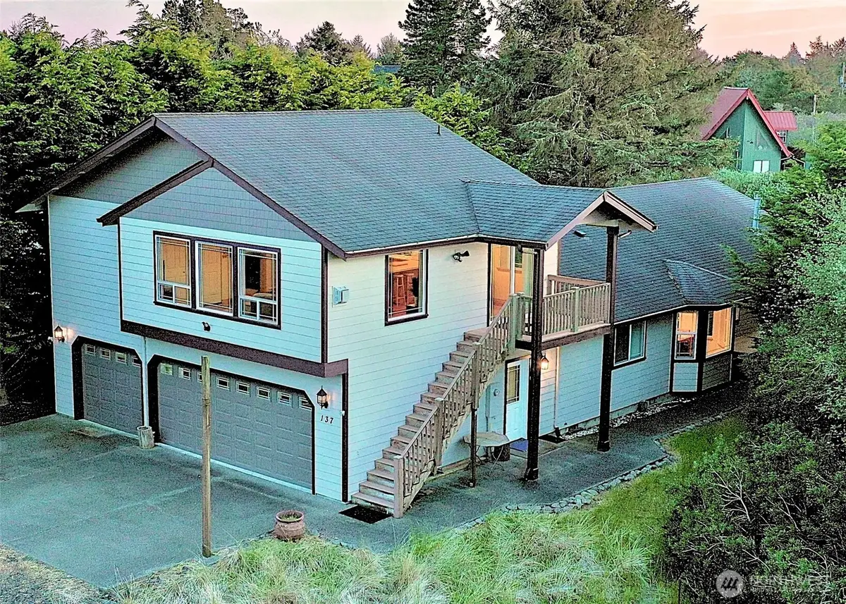 137 N Razor Clam Drive Sw, Ocean Shores, WA 98569 - #1