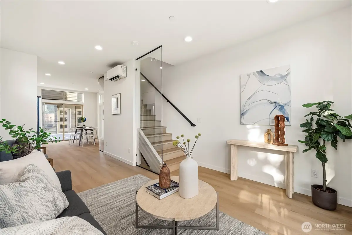3819 Fremont Avenue N, Seattle, WA 98103 - #1