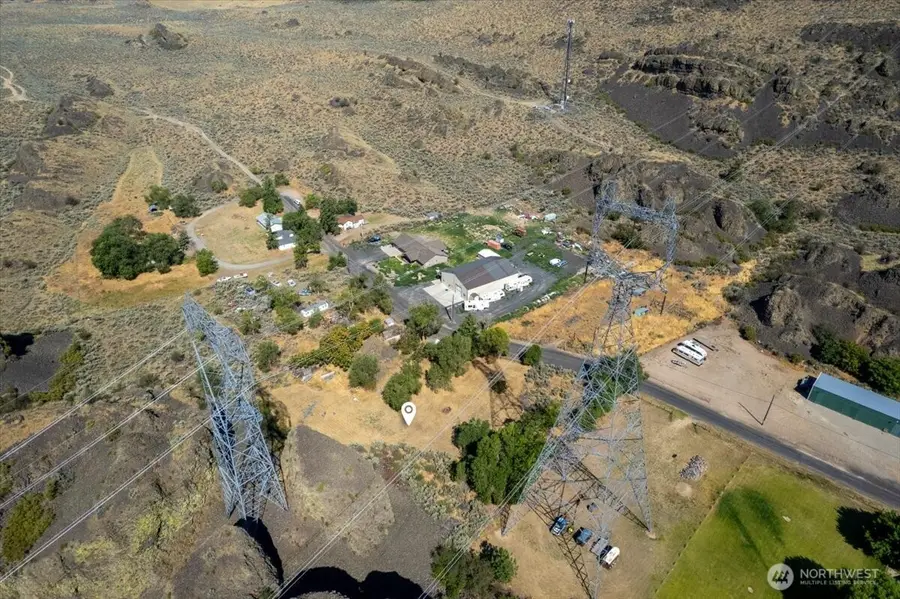 22007 NE Pleasant Valley Road, Grand Coulee, WA 99133 - #3