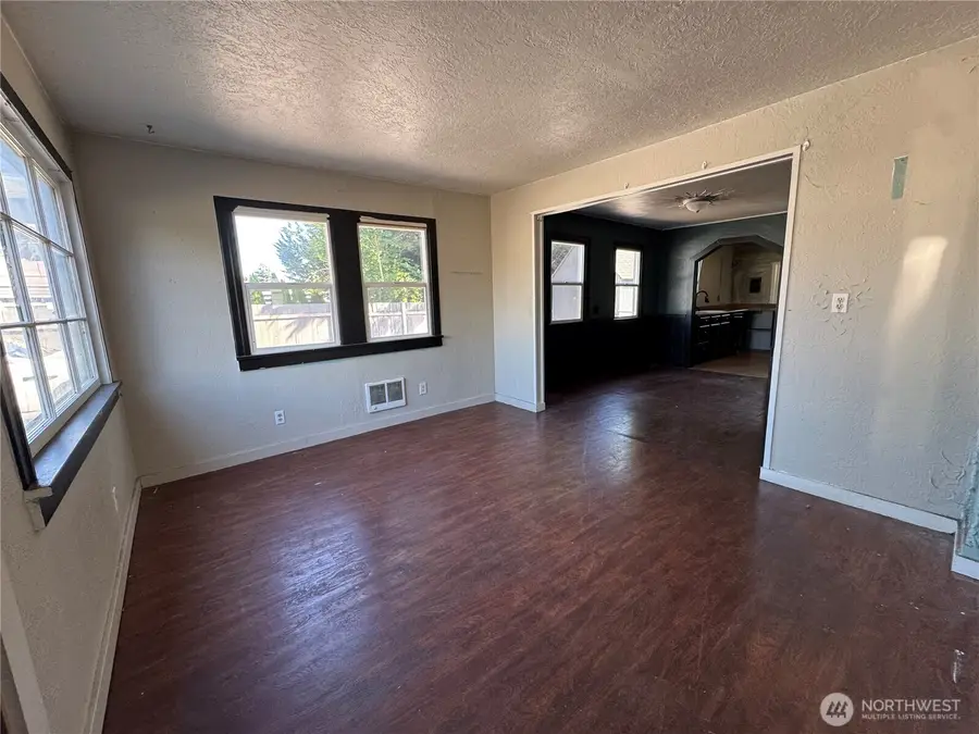 4727 Ocean Beach Highway, Longview, WA 98632 - #2