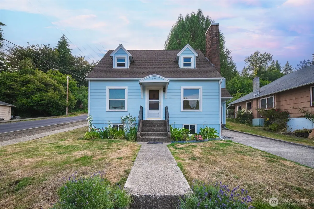 301 NW Benton Avenue, Winlock, WA 98596 - #1