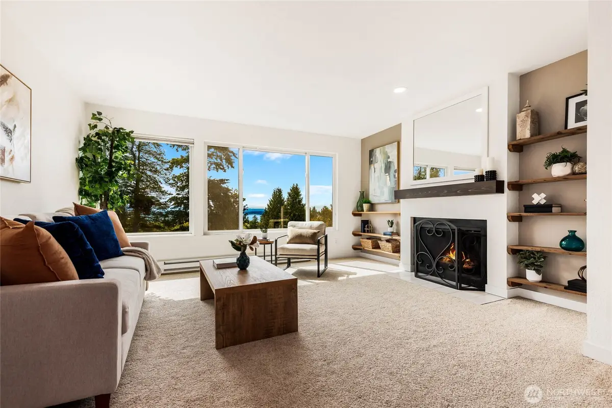 215 N 120th Street #301, Seattle, WA 98133 - #1