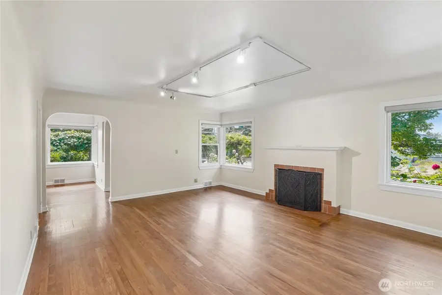 3004 SW Barton Street, Seattle, WA 98126 - #3