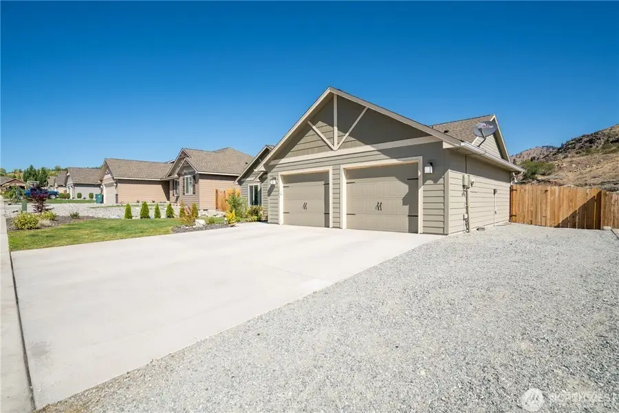 1041 Sunny Brooke Lane, Chelan, WA 98816 - #2