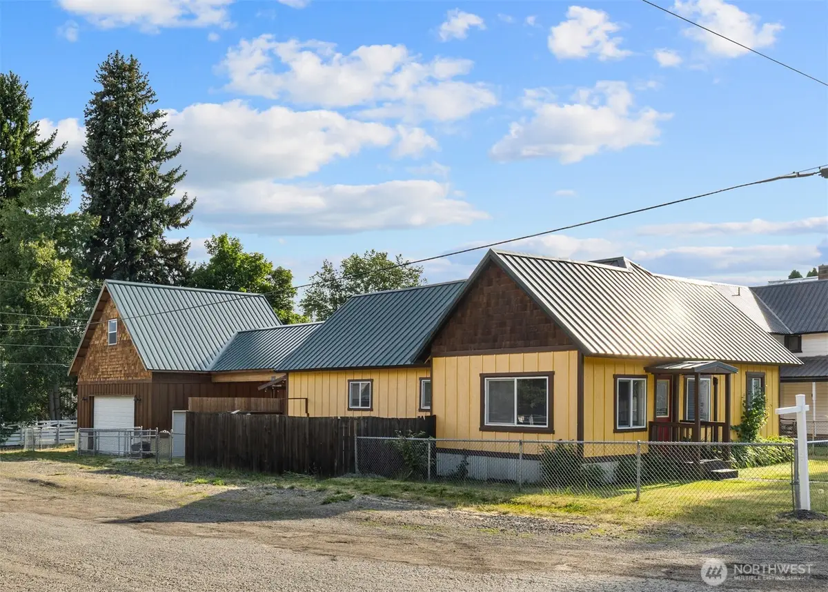 301 W 4th Street, Cle Elum, WA 98922 - #1