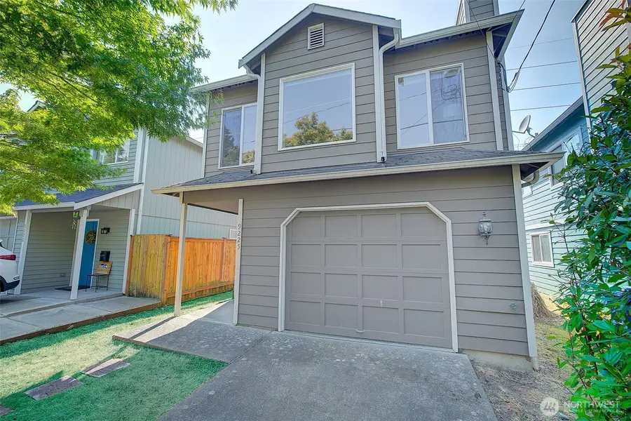 9225 Fremont Avenue N, Seattle, WA 98103 - #3