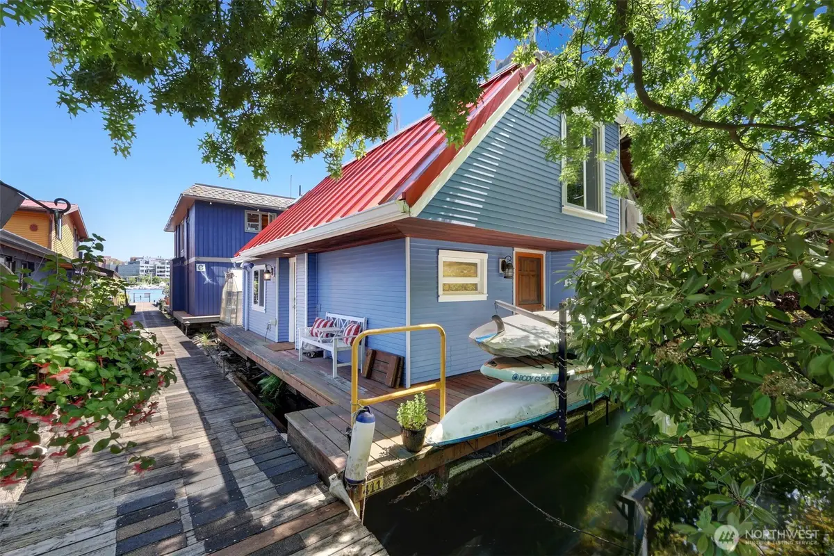 3110 Portage Bay Place E, Seattle, WA 98102 - #1