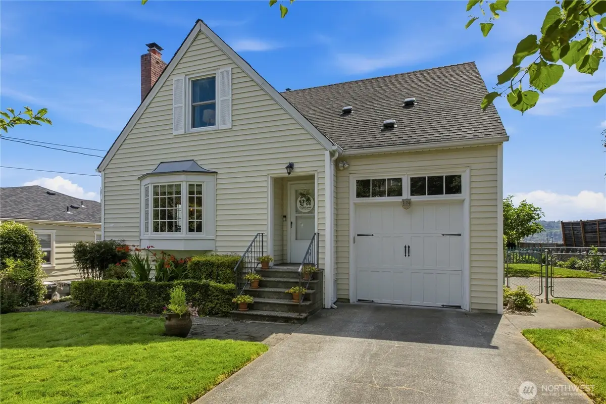 324 Stevens Avenue Sw, Renton, WA 98057 - #1