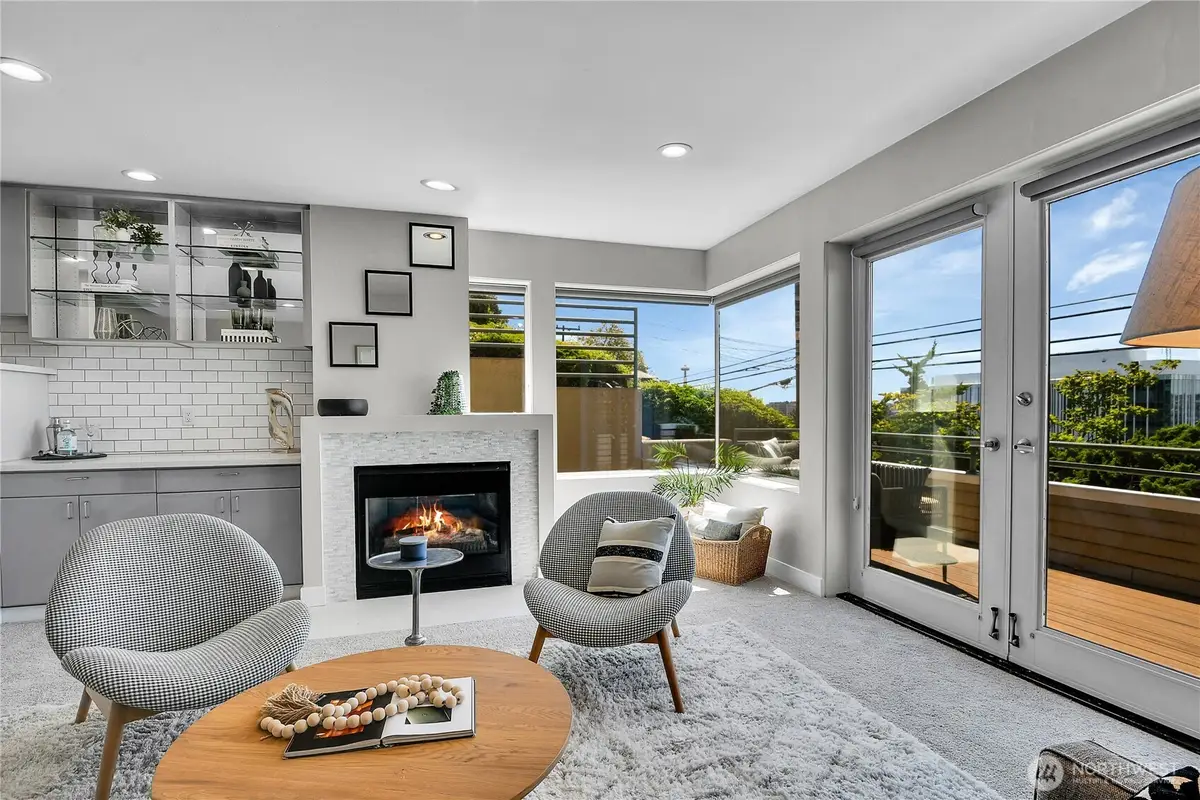 1202 Lakeview Boulevard E #1, Seattle, WA 98102 - #1