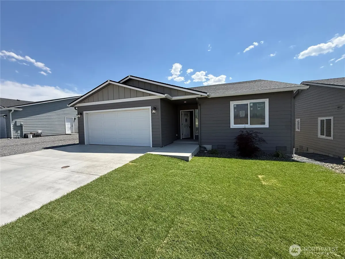 1576 6th Street Se, East Wenatchee, WA 98802 - #1